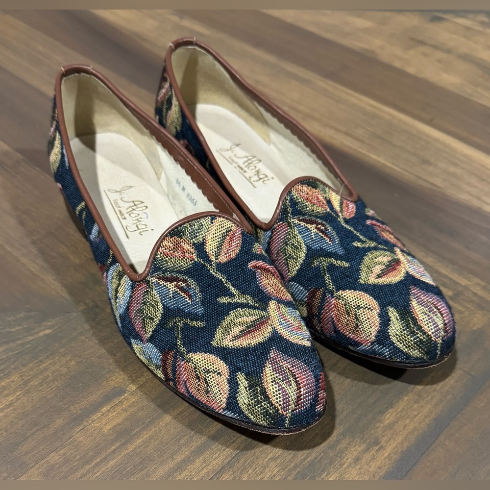 J. Alongi Vintage Women's Loafers size 8.5 Canvas Leaf Leather